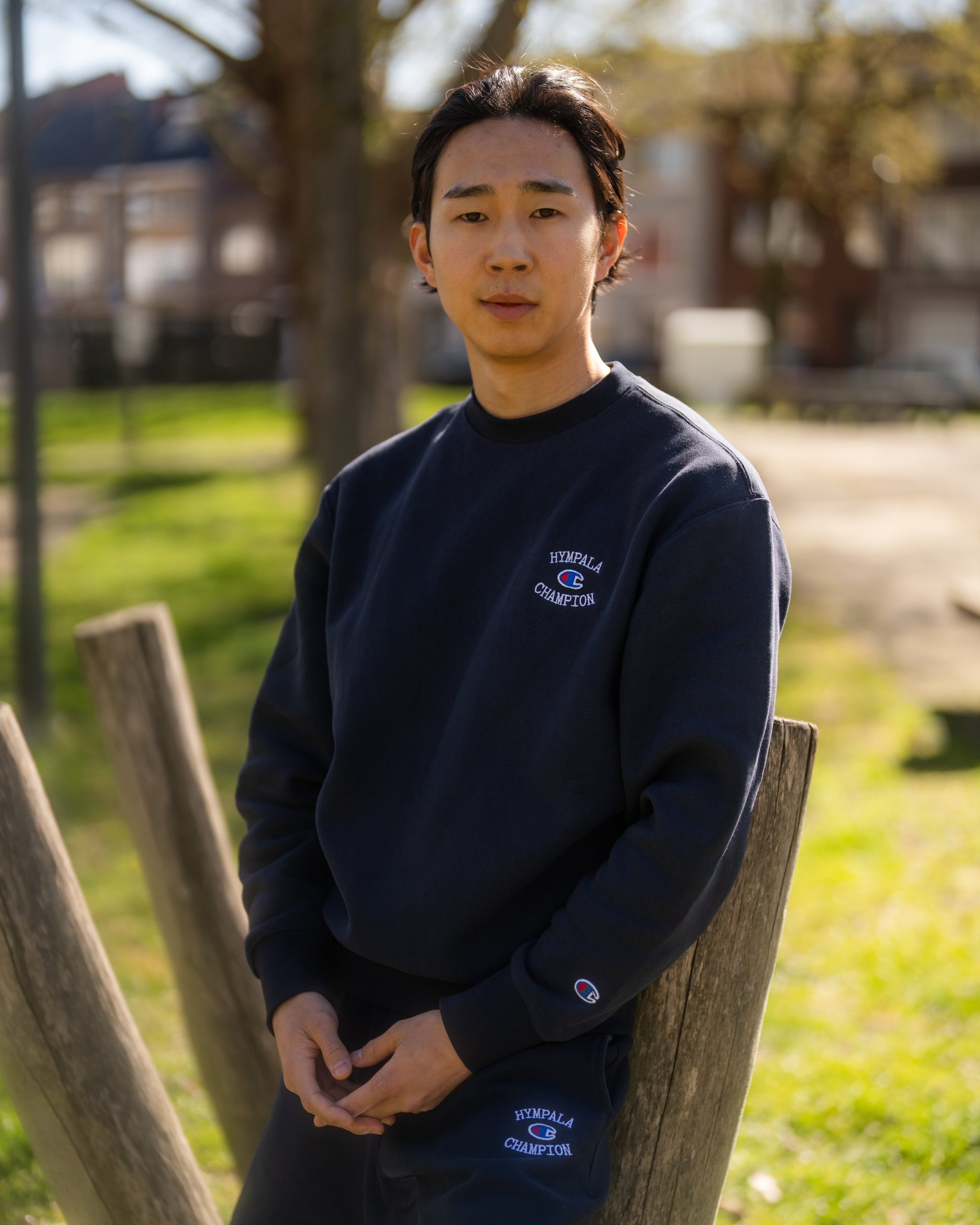 x Champion Reverse Weave Soft Fleece Crewneck Navy