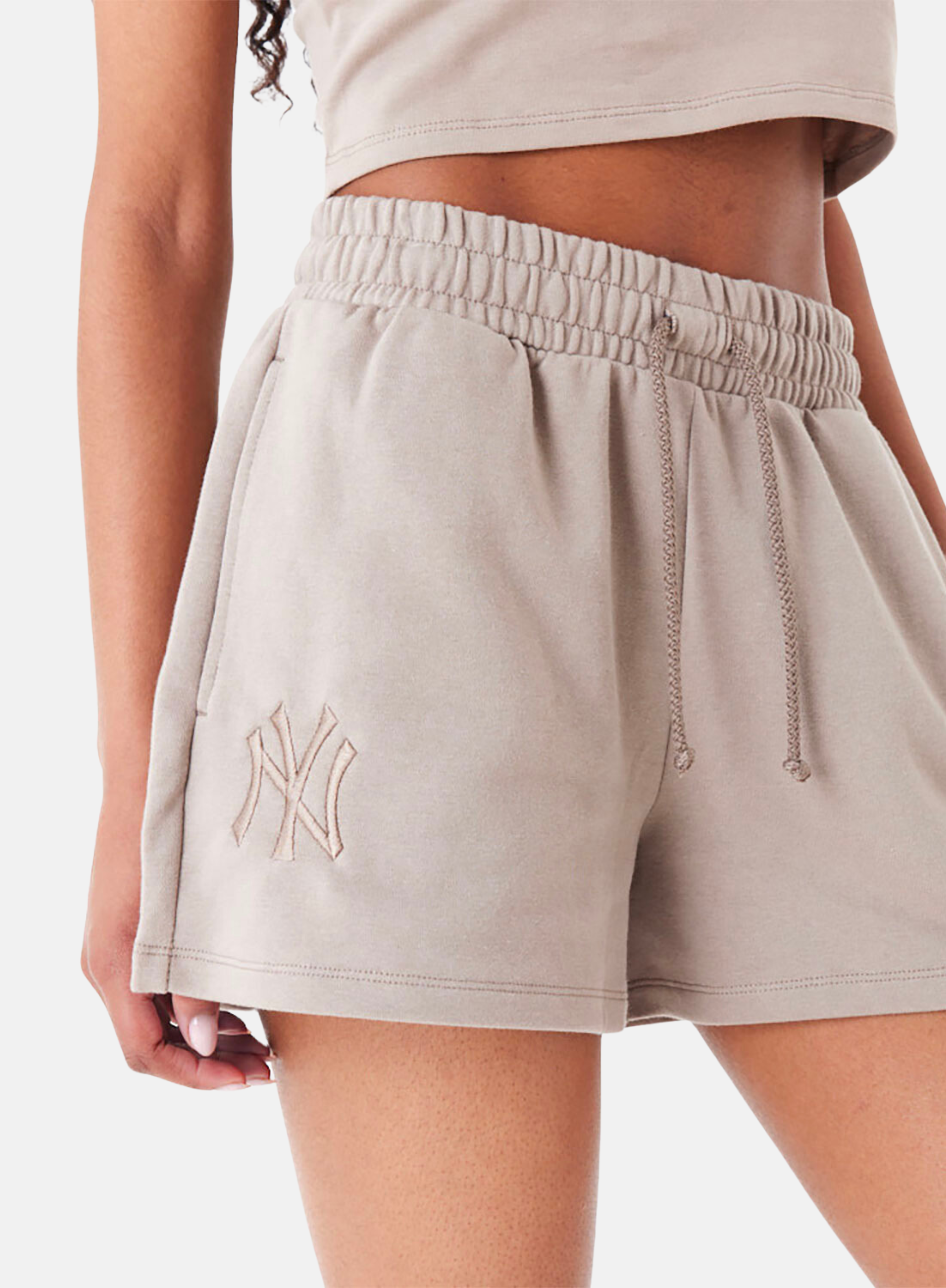 New Era New York Yankees Womens MLB Lifestyle Shorts Brown - Hympala Store 