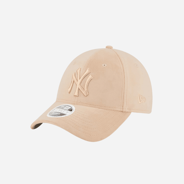 NY Yankees Womens Beige 9FORTY Adjustable Cap